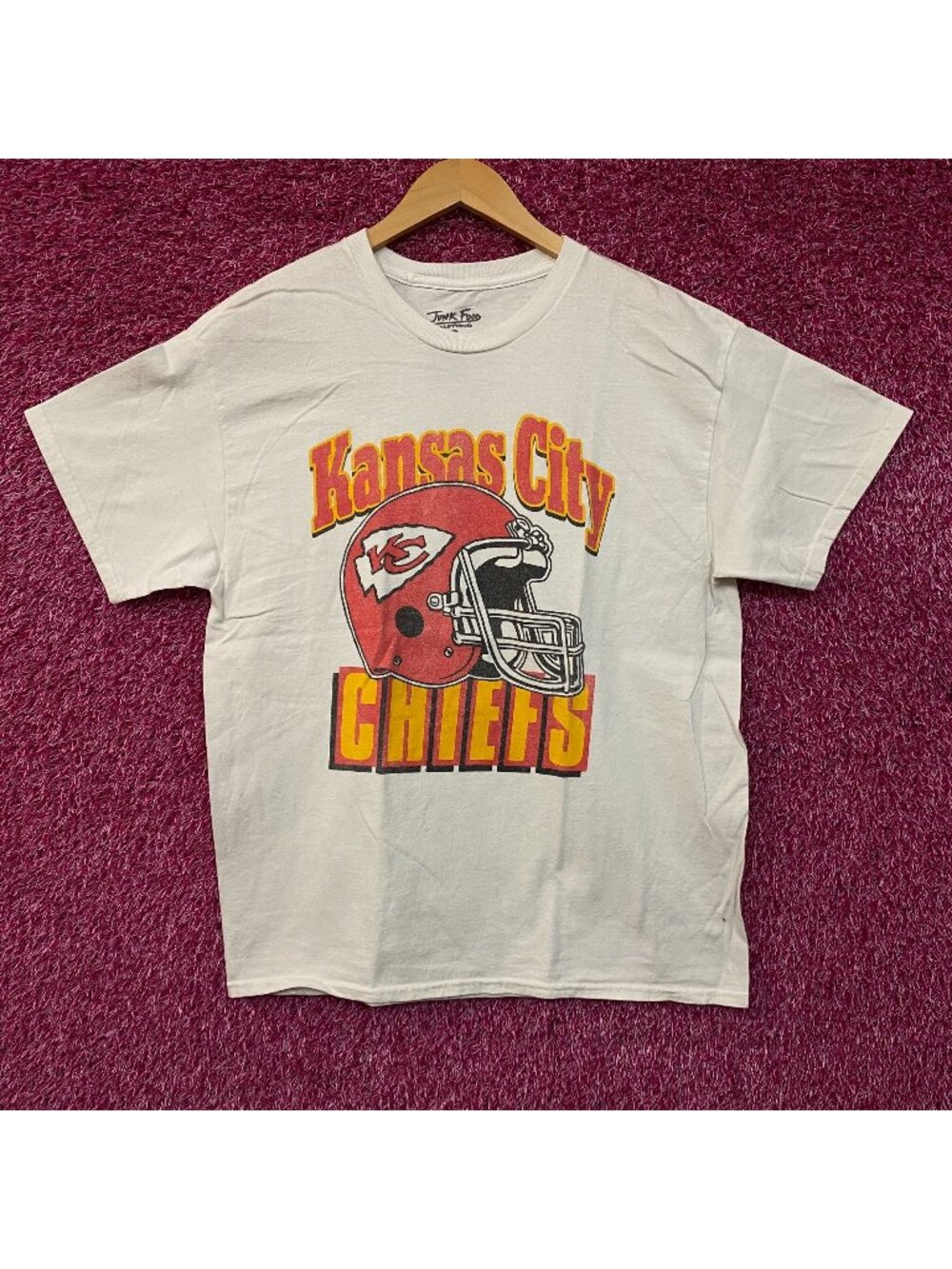 NFL Kansas City Chief Vintage Style Helmet Logo Football T-Shirt XL